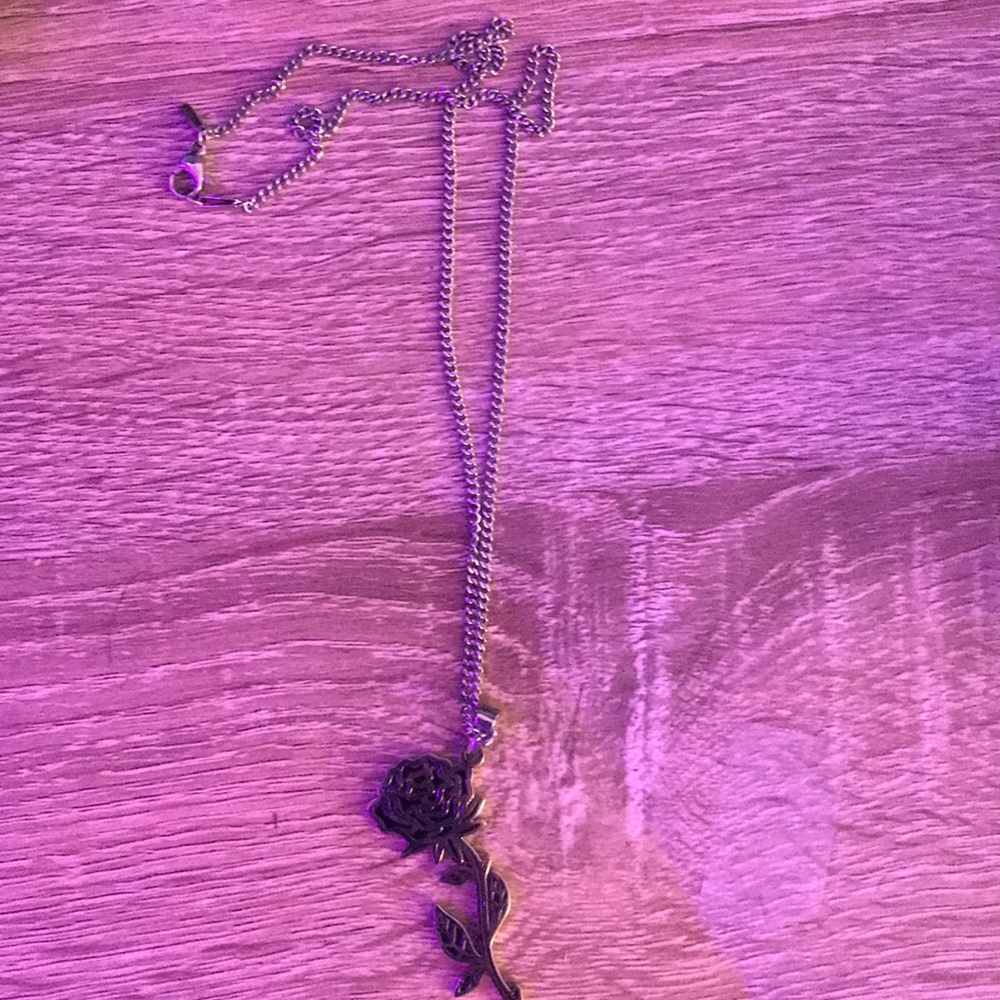 Medium sized rose chain